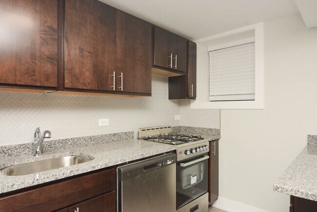 Foto del edificio - 426 W Belden Ave