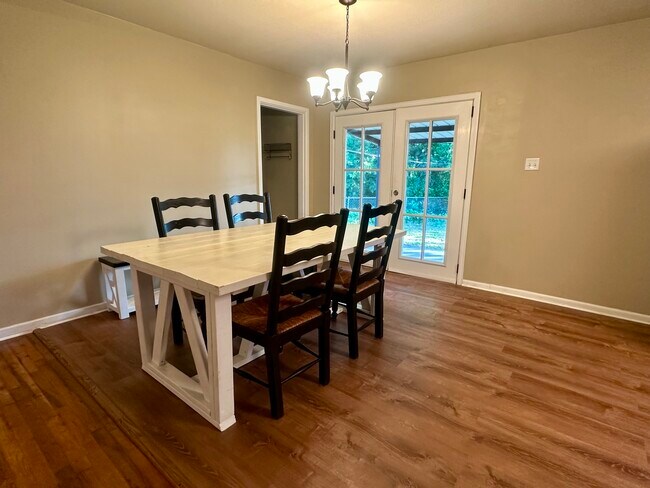 Foto del edificio - 1316 Eastview Dr