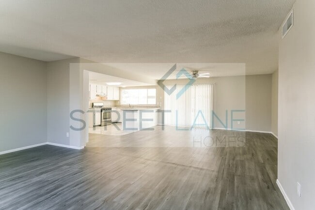 Building Photo - REDUCED!