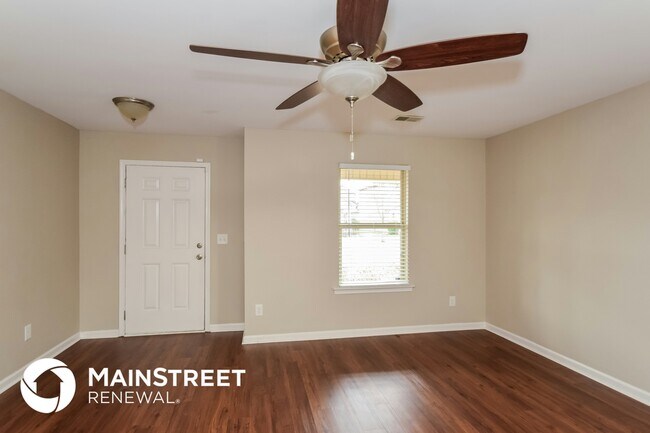 Foto del edificio - 9223 Radford Pl