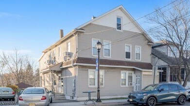 Building Photo - 512 McBride Ave