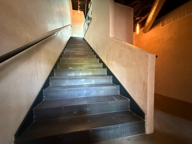 Foto del edificio - 825 W Daggett Ave