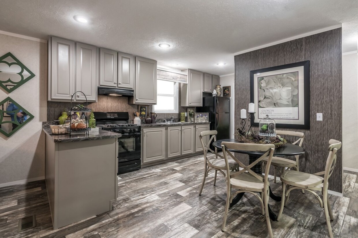 Foto principal - 3617 N Grand Ave E