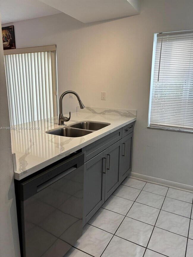 Foto del edificio - 133 Riviera Cir