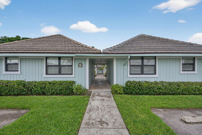 Building Photo - Newly Renovated Furnished Condo in Bella Vista | Ground Floor | Jupiter