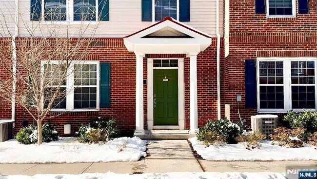 Foto del edificio - 54 Landmark Ln