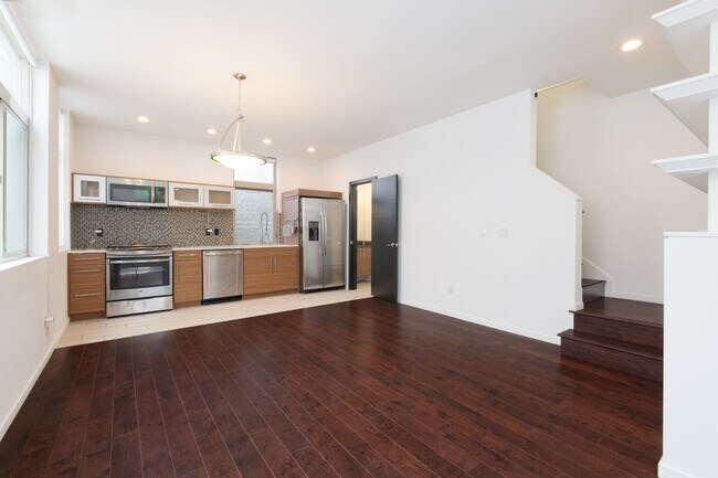 Building Photo - Stylish 3BR Townhome Near Judkins Park | Huge Rooftop Deck & Parking!