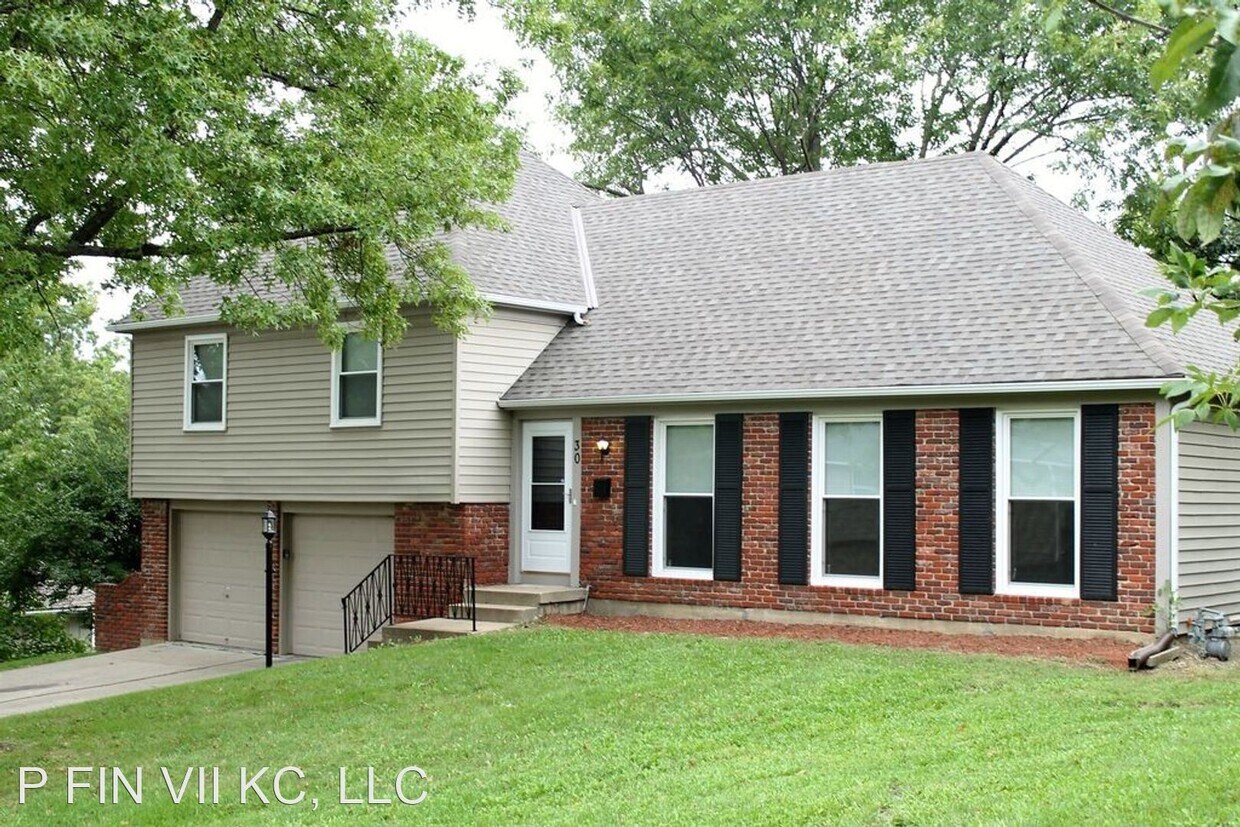 Primary Photo - 4 br, 2.5 bath House - 30 E 106Th St