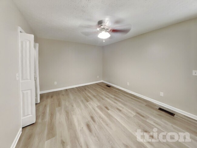 Foto del edificio - 3009 Blackwood Dr