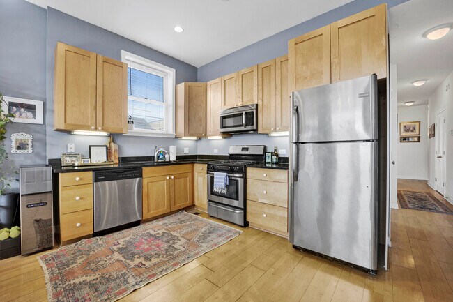 Building Photo - 509 N Hartland Ct