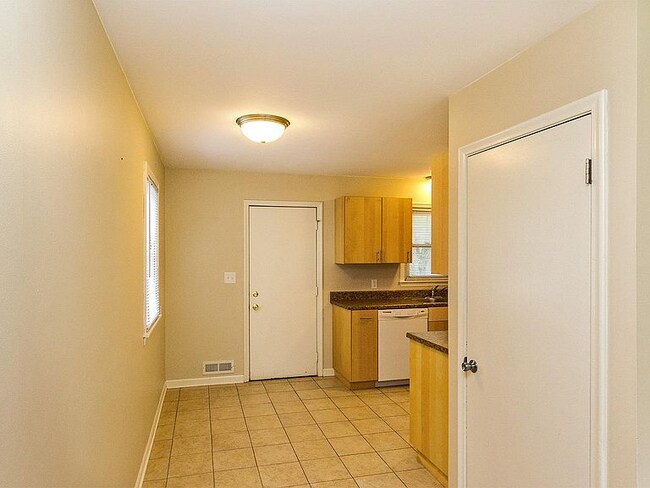Foto del edificio - 432 36th Ave NW