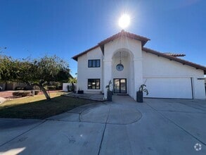 Building Photo - 995 W 35th St