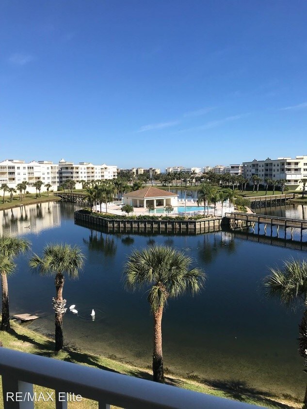 Foto principal - 2 br, 2 bath House - 8921 Lake Dr B402