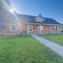 Building Photo - 3175 Sandalwood Dr