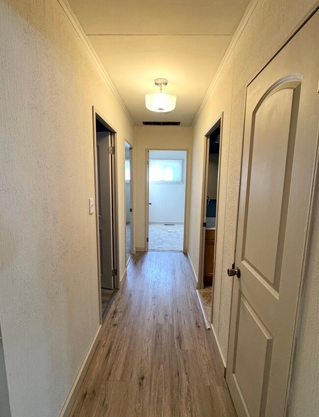 Building Photo - 2251 Vale Dr