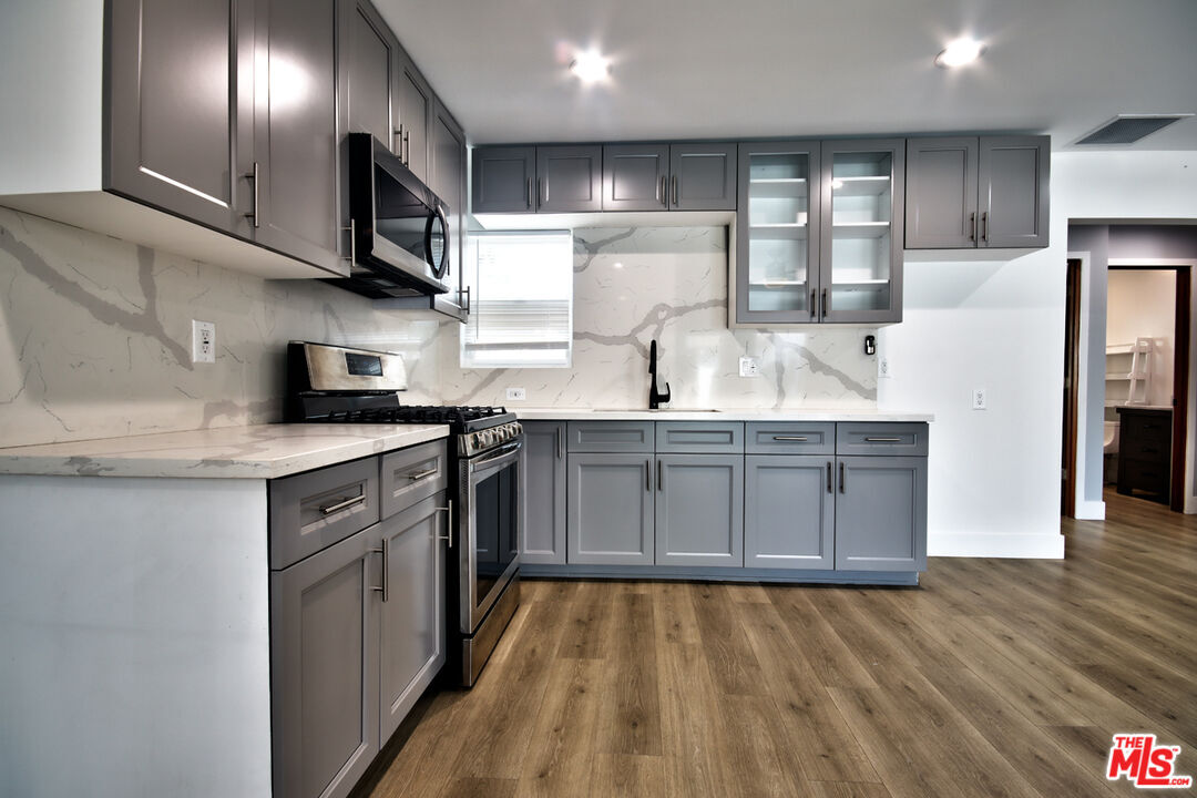 Foto principal - 6552 Blucher Ave