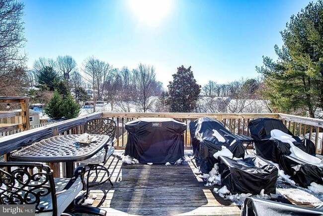 Building Photo - 133 Spruce Woods Ct