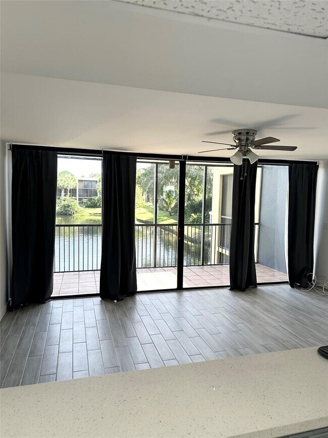 Foto del edificio - 2930 SW 87th Ter