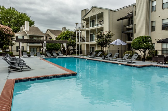 Piscina espectacular - Riverwalk Apartments