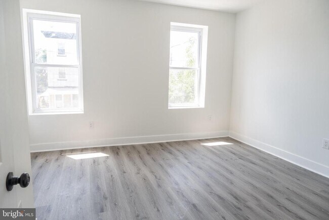 Building Photo - 723 N 40th St