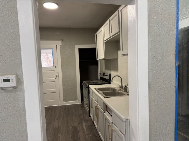 Foto del edificio - 2 Bedroom House - All electric