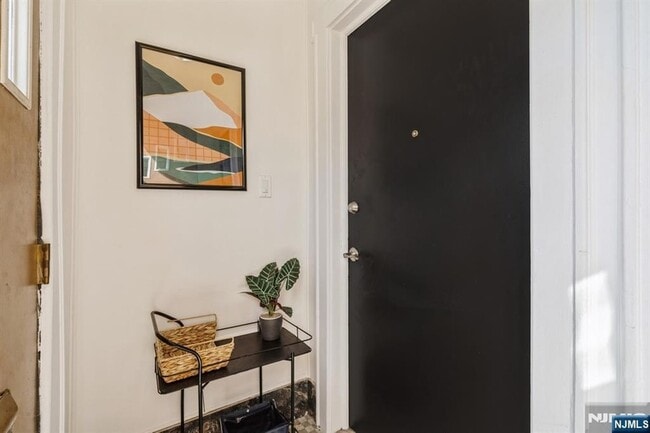 Building Photo - 41-43 Poe Avenue Unit 1