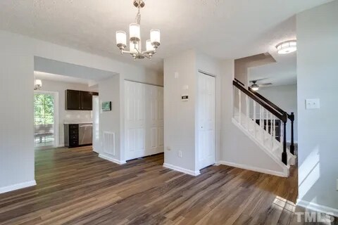 Foto del edificio - 1724 Sierra Dr