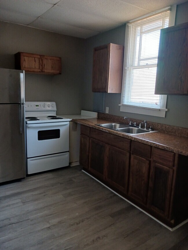 602 W 6th St, Sheffield, AL 35660 Condo for Rent in Sheffield, AL