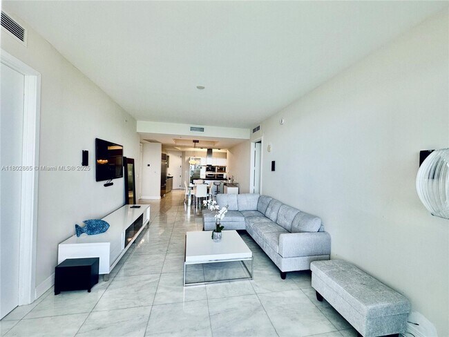 Building Photo - 18201 Collins Ave