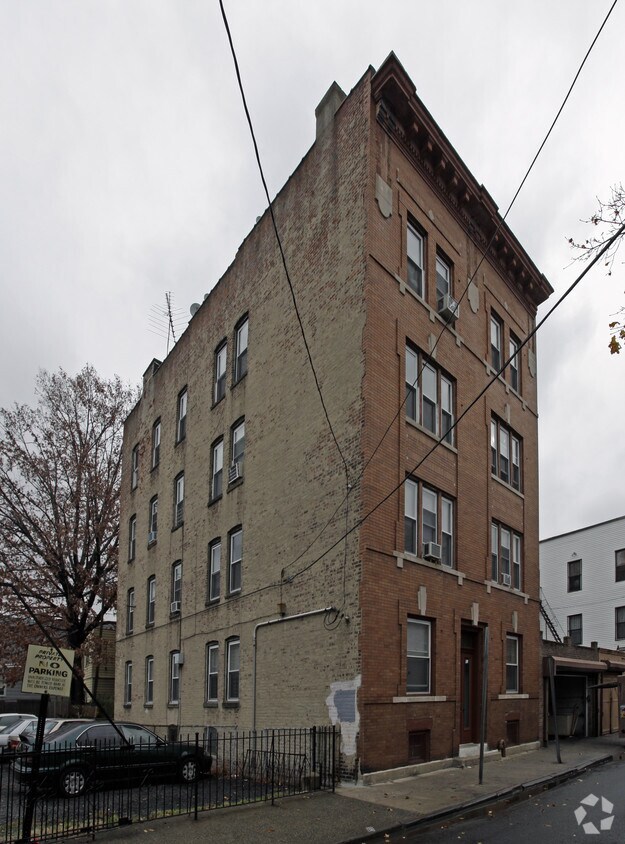 Building Photo - 62 Vroom St
