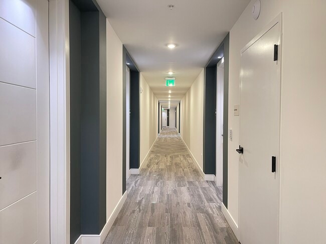Building Photo - 788 W Marietta St NW