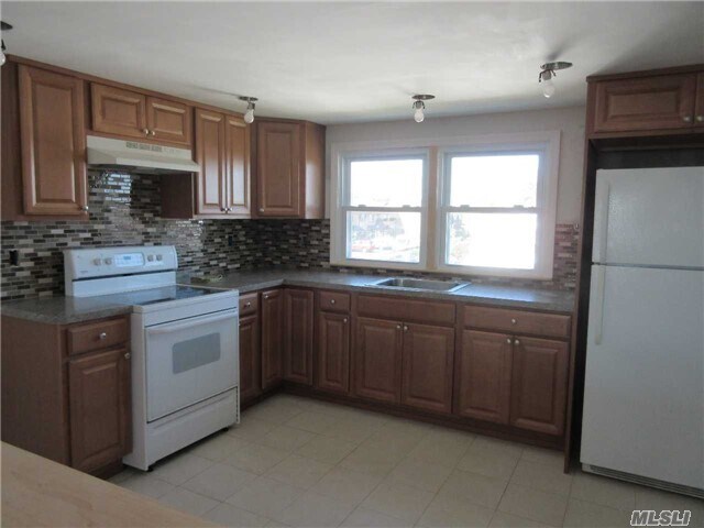 Building Photo - 360 West Dr