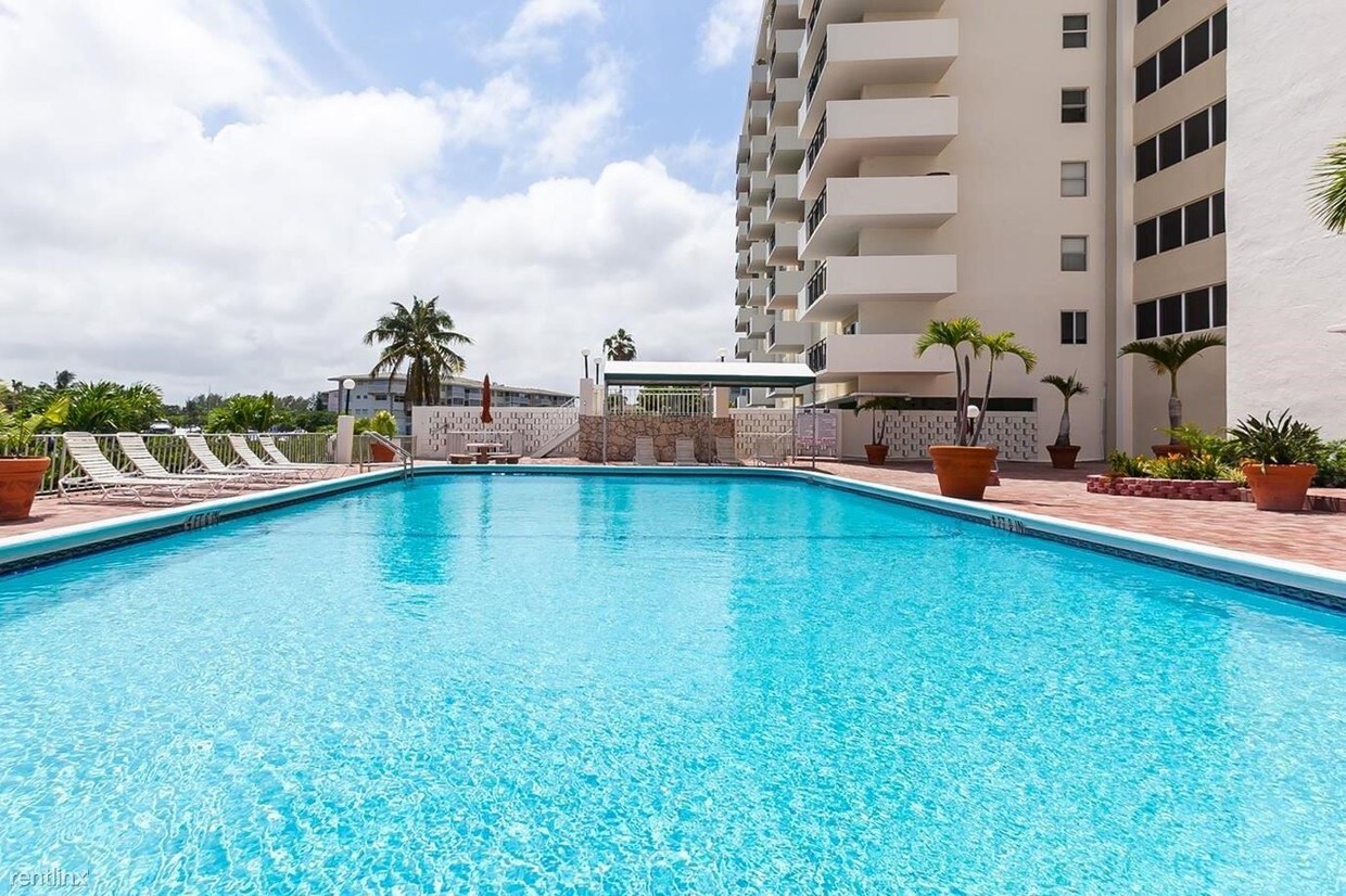 401 Golden Isles Dr Unit Apt 741, Hallandale Beach, FL 33009