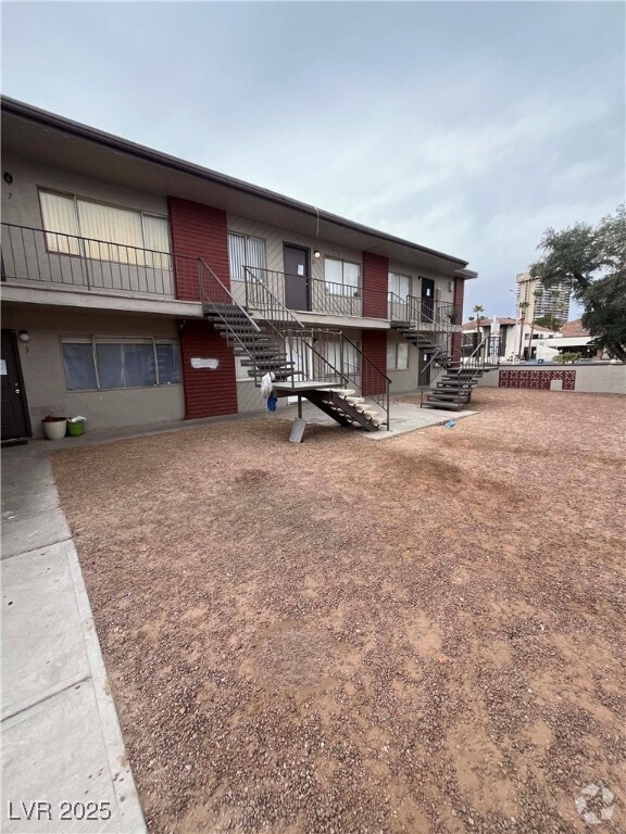 Building Photo - 1075 E Desert Inn Rd