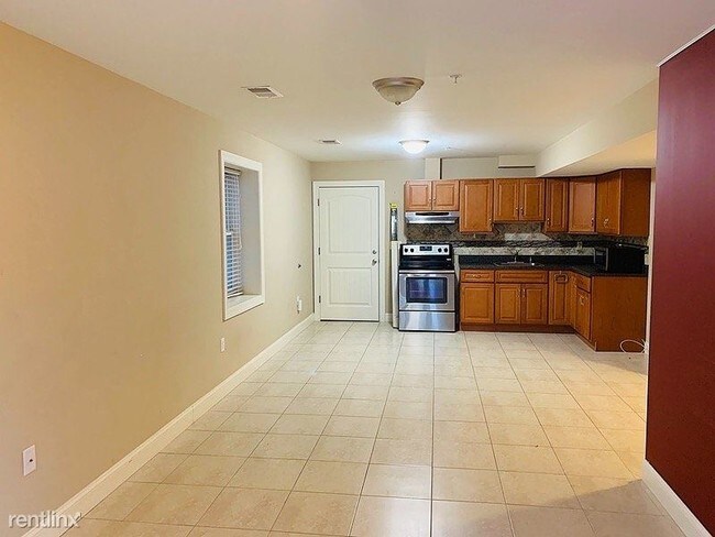 Foto del edificio - 1 br, 1 bath Apartment - 827 Jackson Avenue 1