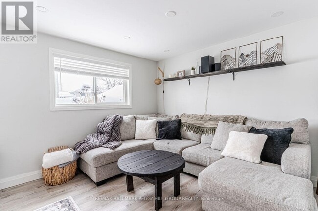 Building Photo - 20 Ottaway Ave