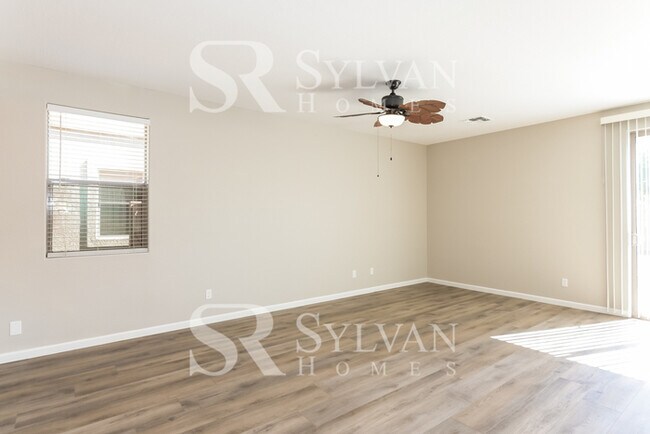 Foto del edificio - 6311 S 32nd Glen