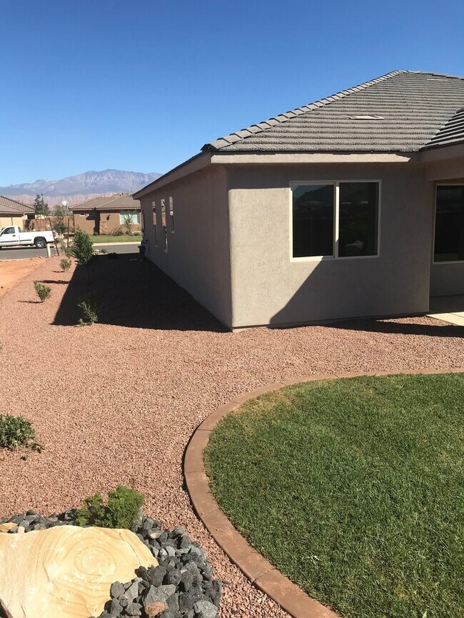 Foto del edificio - Beautiful Like New 4 bedroom home in Washi...