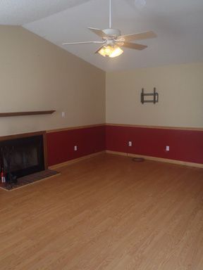 Building Photo - 405 Lancaster Ct