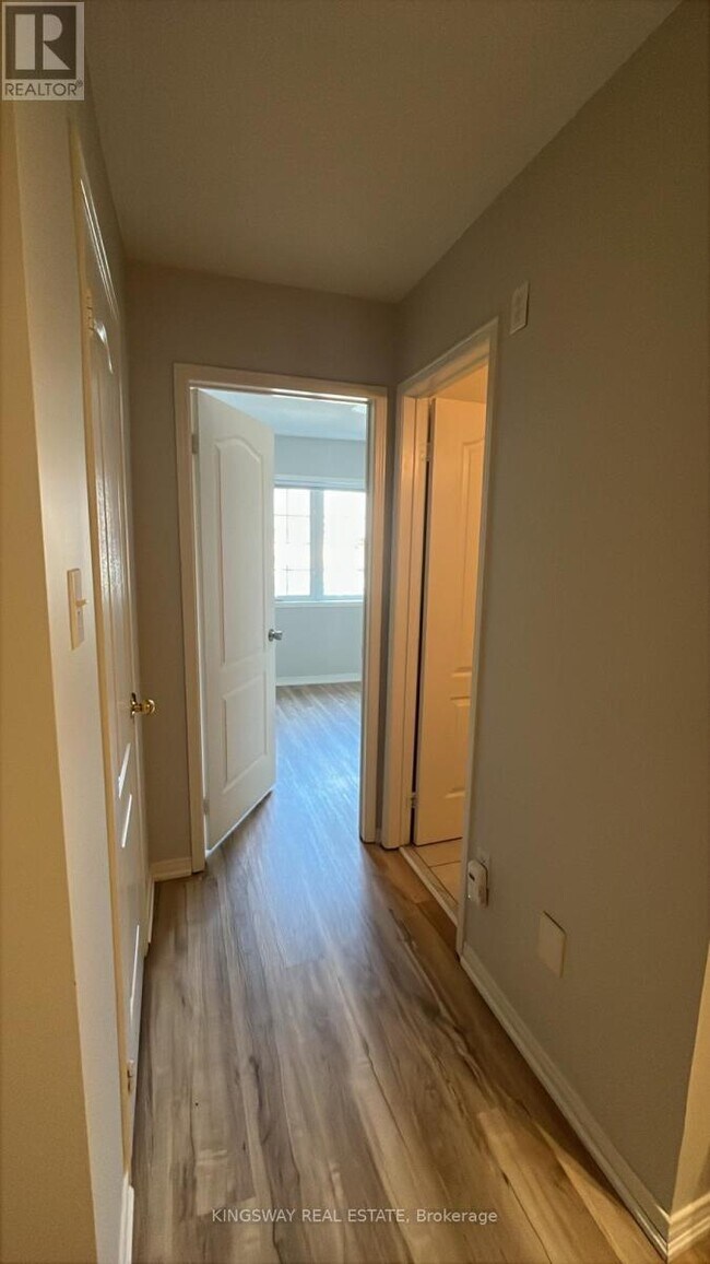 Photo du bâtiment - 601 Shoreline Dr
