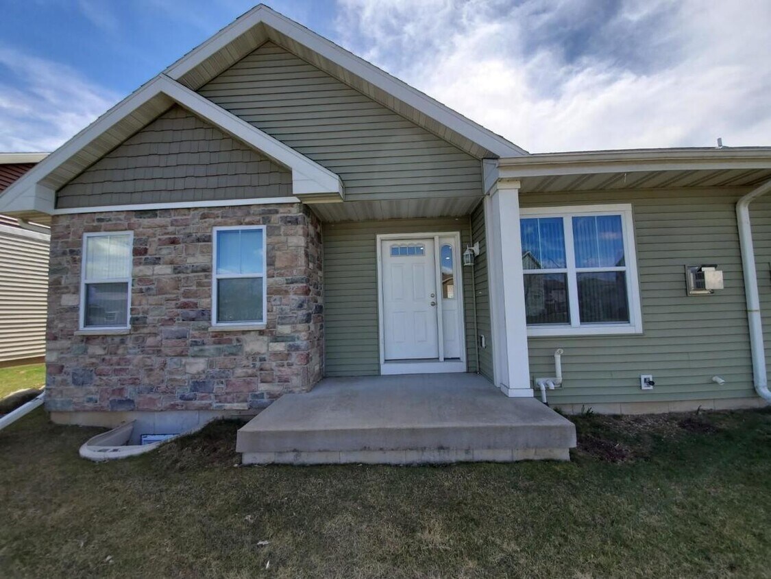 5101 Merwood Ln, Madison, WI 53718 Townhome Rentals in Madison WI