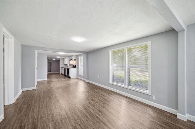 Foto del edificio - 110 Maplewood St