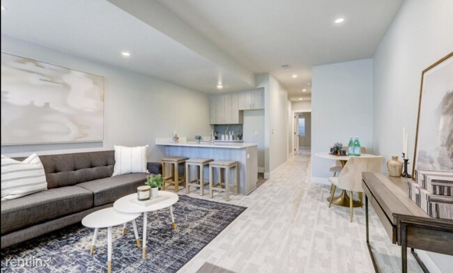 Building Photo - 1 br, 1 bath Townhome - 1318 Quitman St