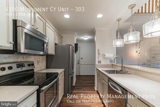 Building Photo - Qualify for a zero deposit? Minutes to RT66