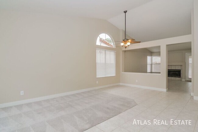 Foto del edificio - 6093 Bing Cherry Dr