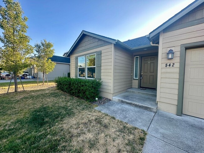 Building Photo - Newly built (2019) single-family