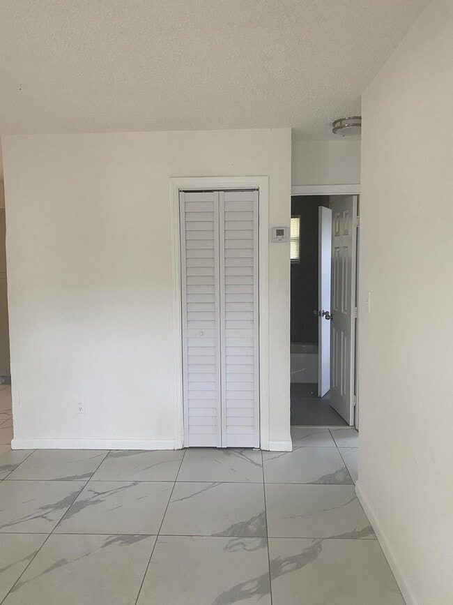 Building Photo - 2861 NW 15th Ct