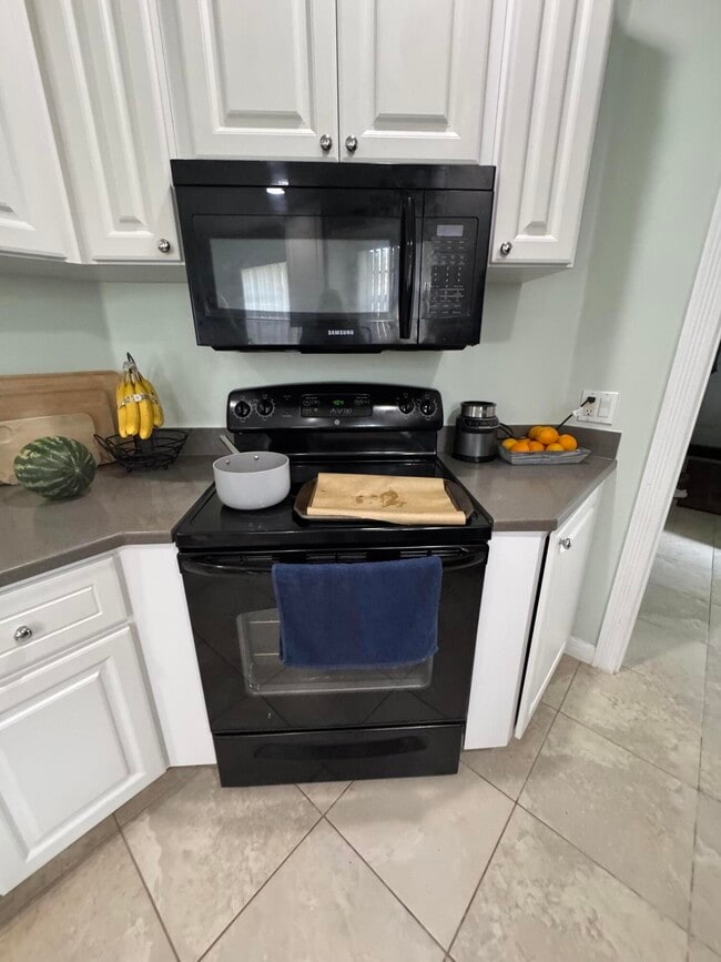 Building Photo - 8306 Quito Pl