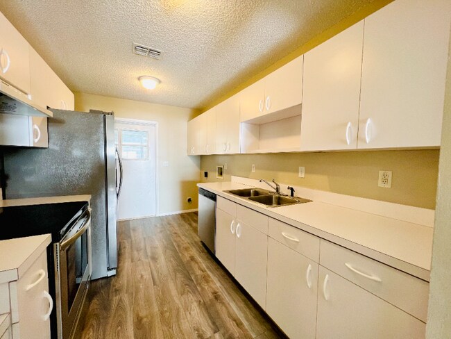 Foto del edificio - 350 Winter Ridge Blvd