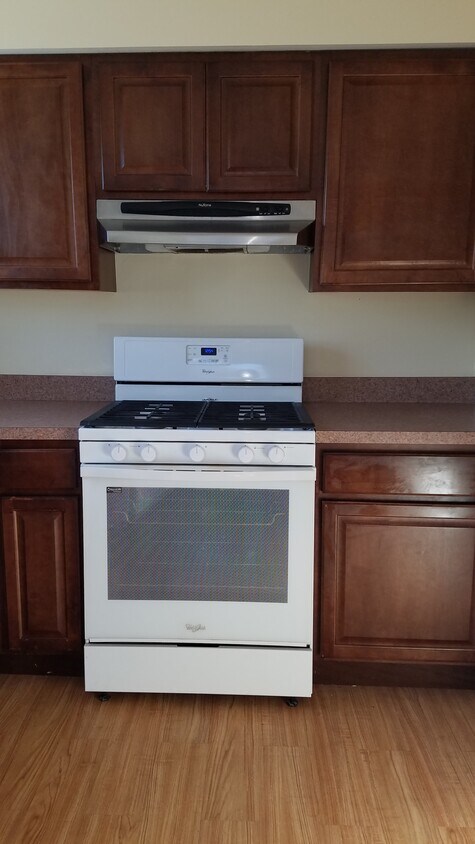 Building Photo - 1264 Maplewood Rd